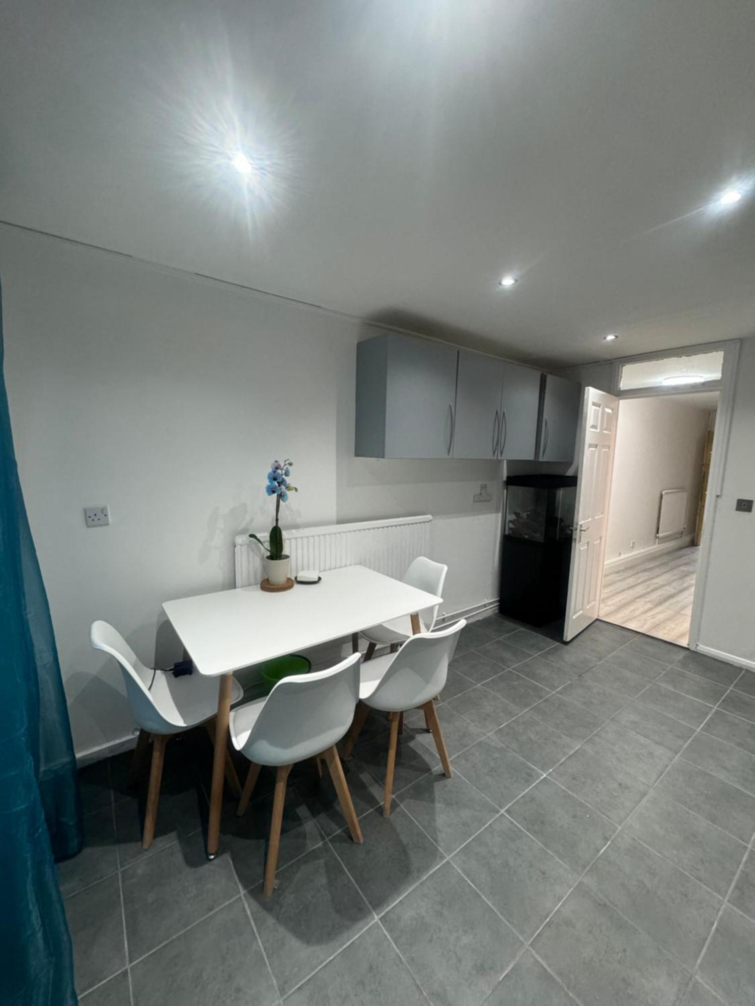 Tottenham Velvet Suites London Exterior photo