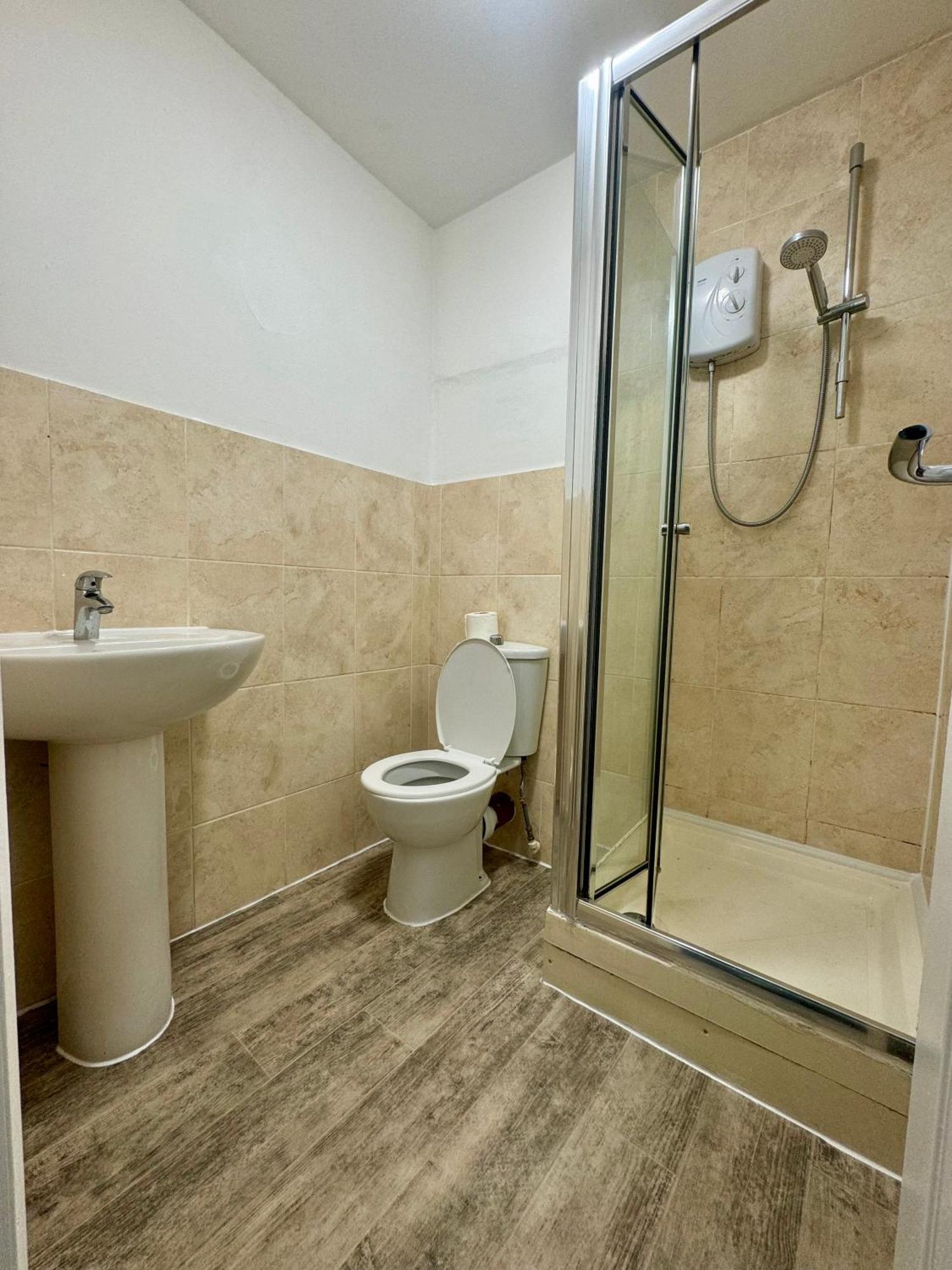 Tottenham Velvet Suites London Exterior photo
