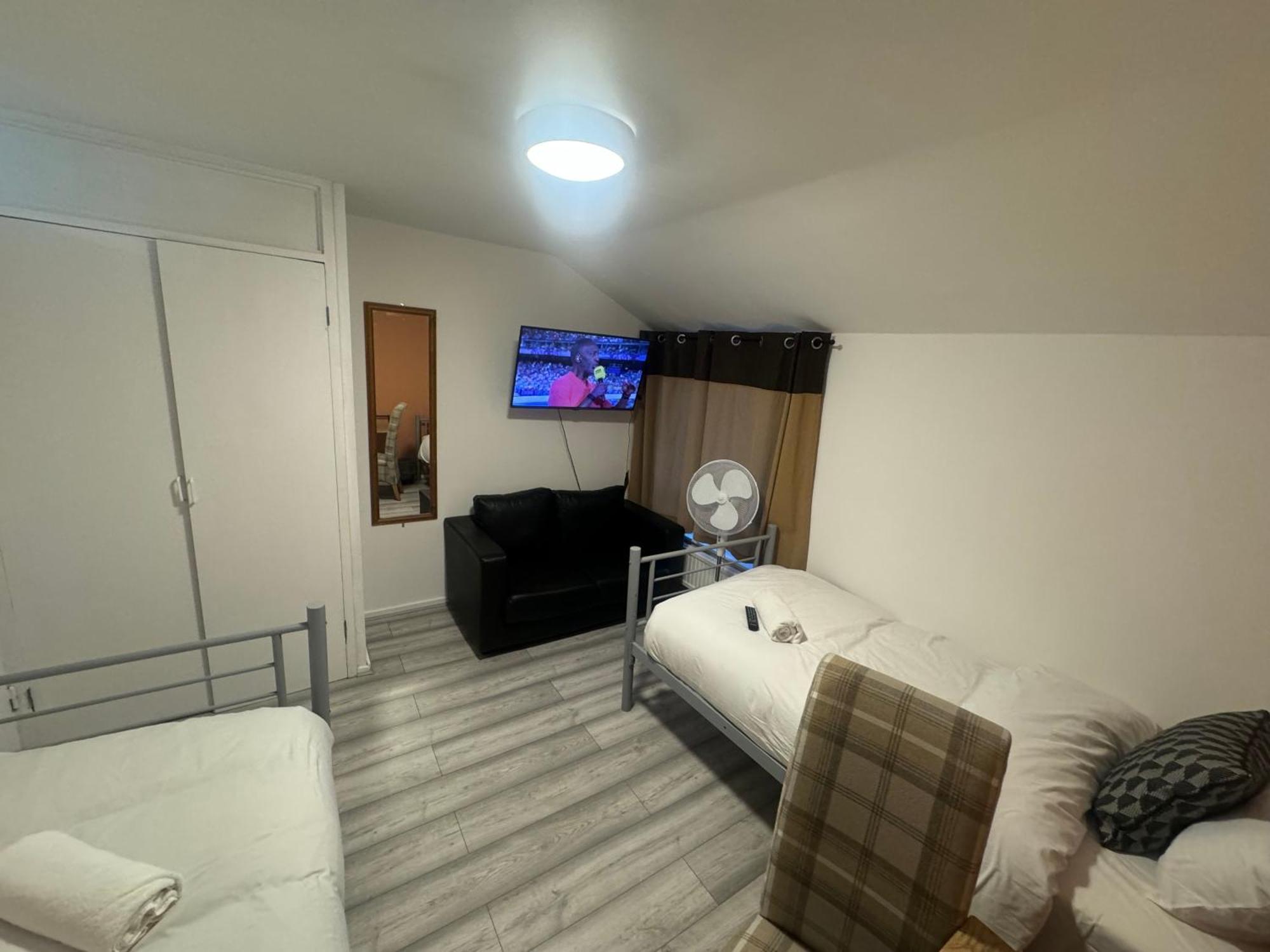 Tottenham Velvet Suites London Exterior photo